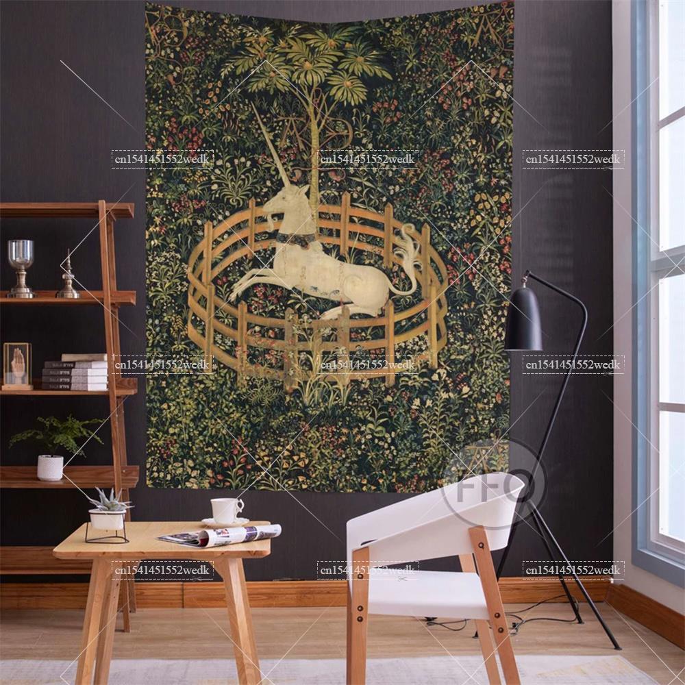 The Unicorn In straight Wall T - Home Decor Yoga recensione e prezzo