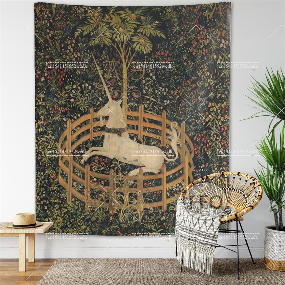 The Unicorn In straight Wall T - Home Decor Yoga recensione e prezzo
